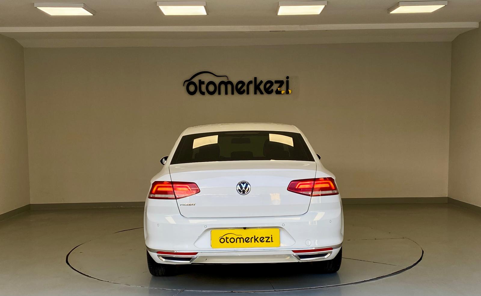 VOLKSWAGEN PASSAT 21